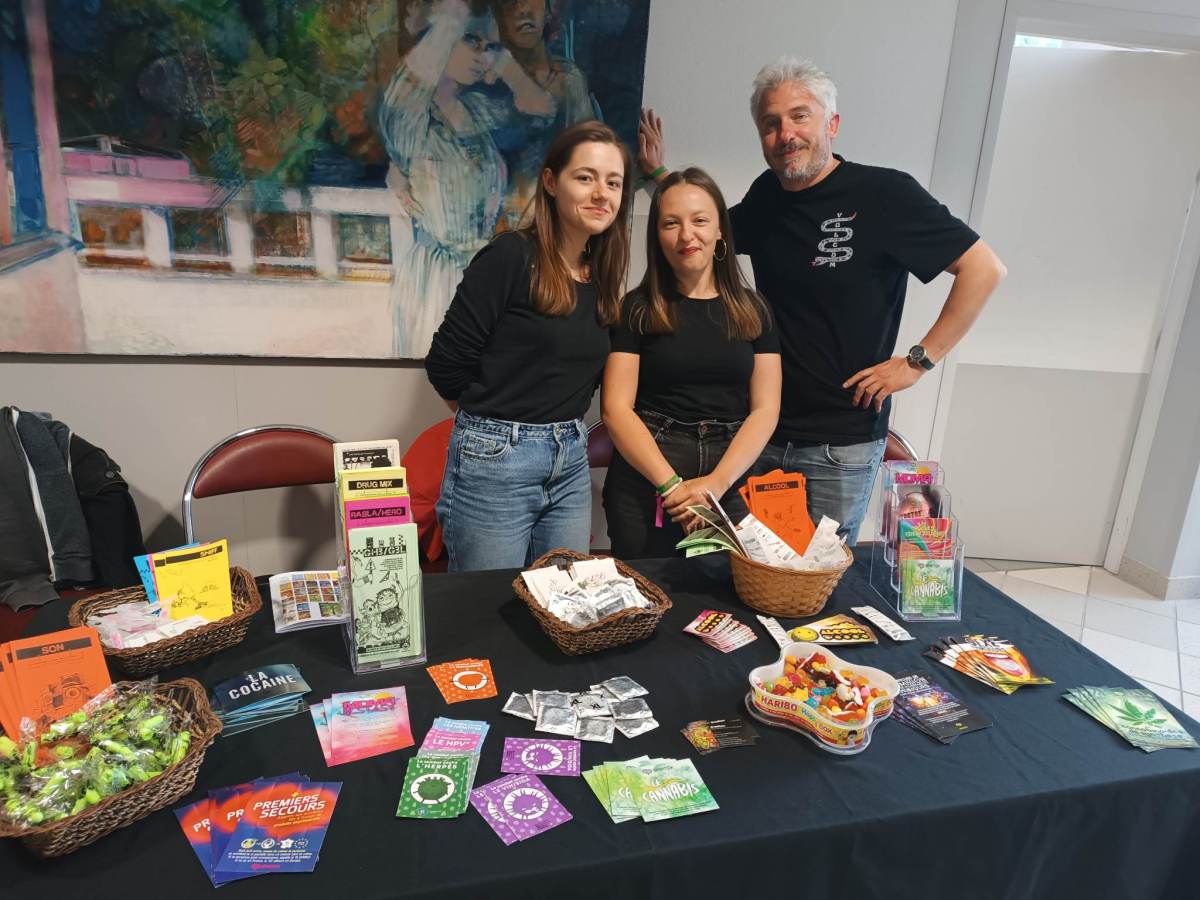 Photos de trois membres de l'équipe du CAARUD de Montataire aux Zicophonies de Clermont 2023